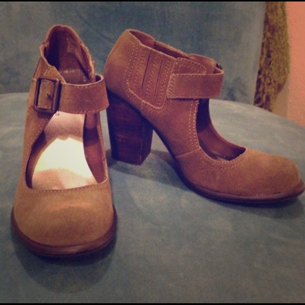 MIA Mary Jane Shoes Size 8